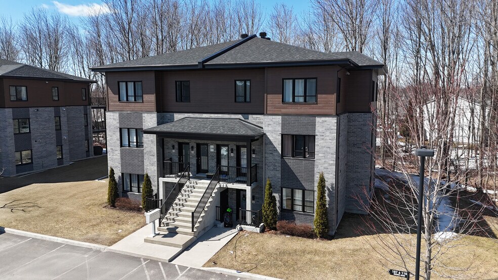 More Photos Of 108 Rue Bruno-Dion, Blainville Apartments For Sale