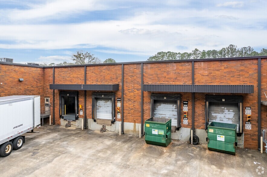 More Photos Of 2755 Northwoods Pky, Peachtree Corners Light Distribution For Lease