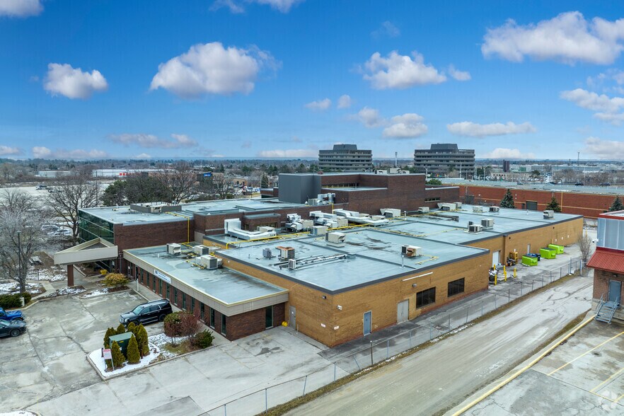 More Photos Of 874 Sinclair Rd, Oakville Office For Lease