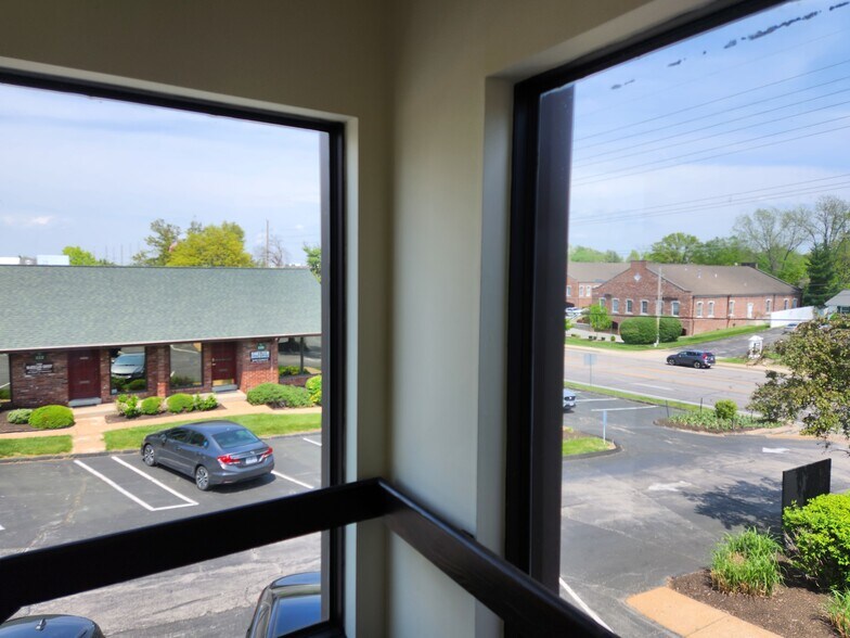 More Photos Of 101-279 Clarkson Executive Park, Ellisville Office For Lease