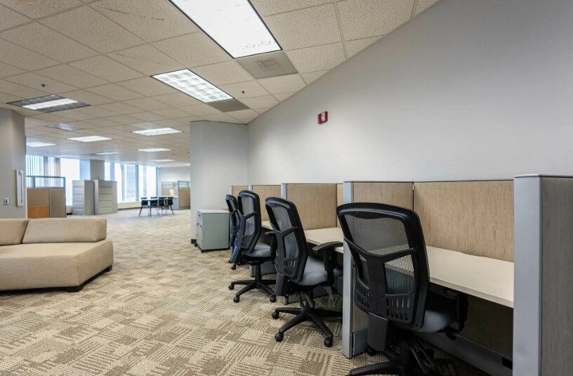 More Photos Of 600 Renaissance Ctr, Detroit Office For Lease