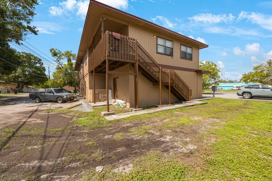 More Photos Of 1626 49th St S, Gulfport Storefront Retail Residential For Sale