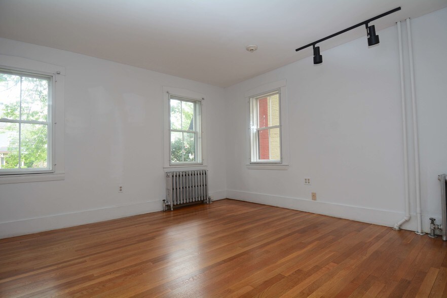 More Photos Of 393-395 Massachusetts Ave, Arlington Office For Sale