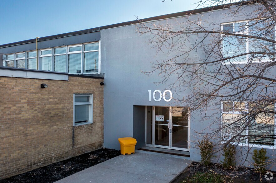 More Photos Of 100 Sunrise Av, Toronto Warehouse For Lease
