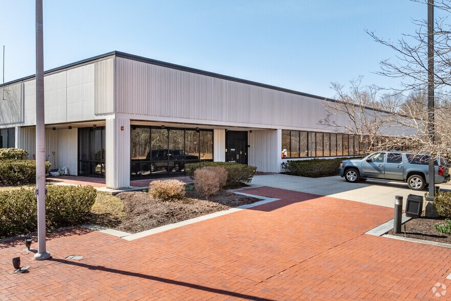 More Photos Of 111 Plymouth St, Mansfield Manufacturing For Lease