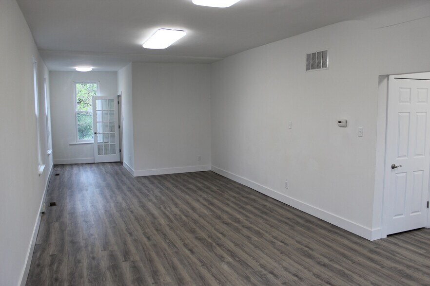 More Photos Of 2806 S Brentwood Blvd, Saint Louis Office For Sale