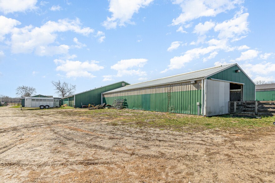 More Photos Of 7195 Singer Rd, Dayton Horse Stables For Sale