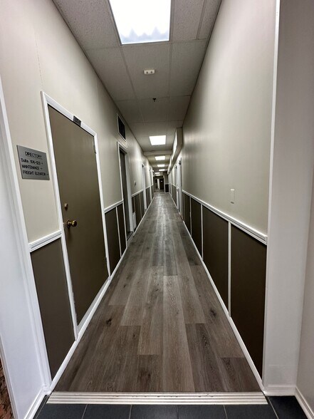 More Photos Of 1020 Cedar Ave, St Charles Light Manufacturing For Lease