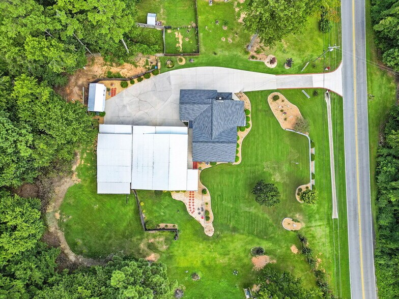More Photos Of 84 Ledbetter Rd, Villa Rica Light Distribution For Sale