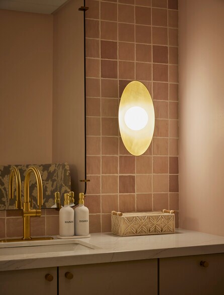 More Photos Of 2425 E Camelback Rd, Phoenix Office For Sale