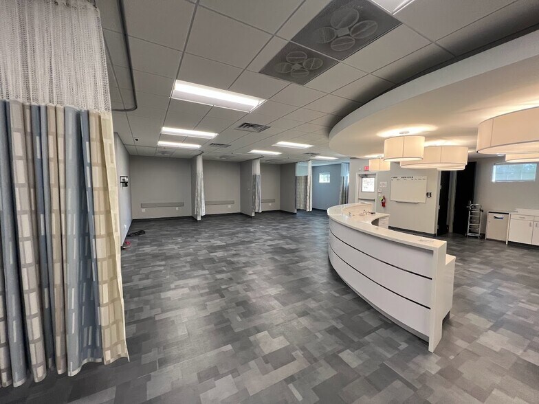 More Photos Of 5750 Stratum Dr, Fort Worth Medical For Sale