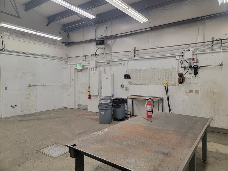 More Photos Of 16371 E State Route 3, Allyn Distribution For Lease