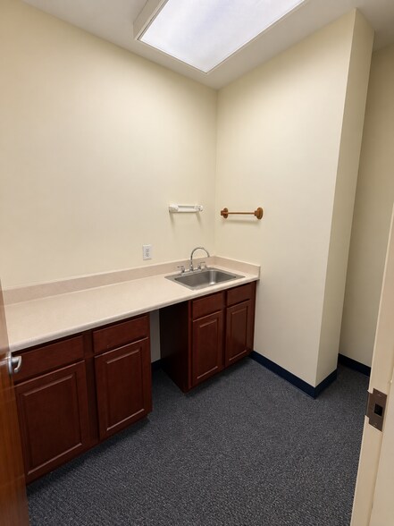 More Photos Of 5816 Creedmoor Rd, Raleigh Medical For Lease