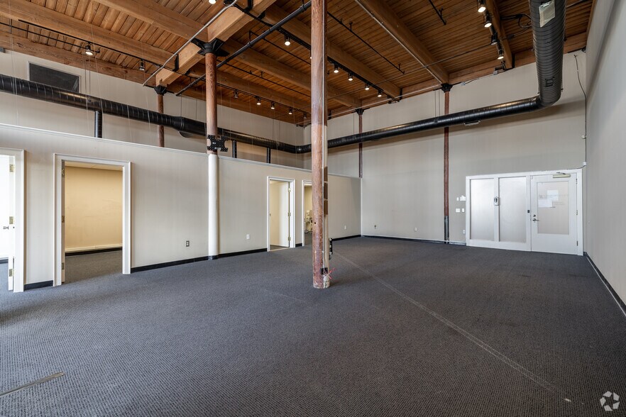 More Photos Of 10 Cordage Park, Plymouth Unknown For Lease