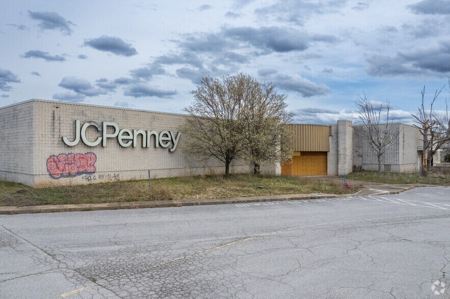 Primary Photo Of 3055 Black Gap Rd, Chambersburg General Retail For Lease