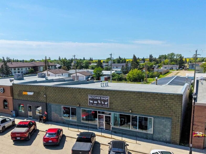 Primary Photo Of 17 Main St Sw, Falher Storefront For Sale