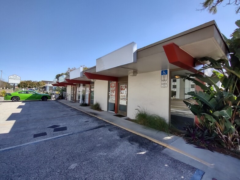 Primary Photo Of 7310-7316 Central Ave, Saint Petersburg General Retail For Lease