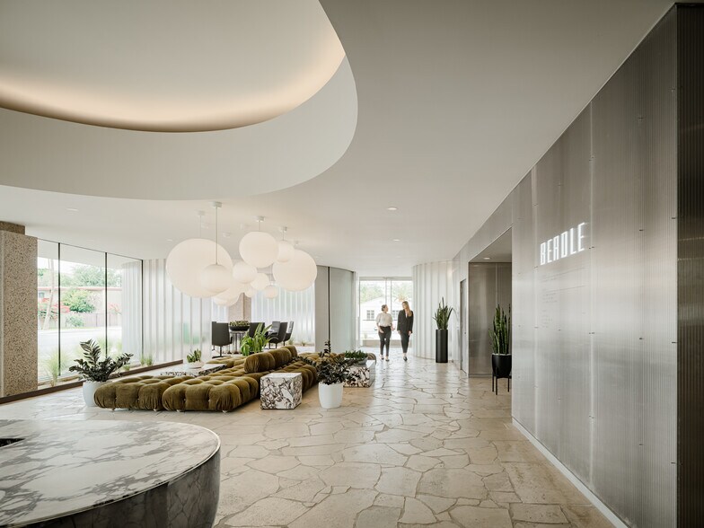 More Photos Of 500 E Thomas Rd, Phoenix Loft Creative Space For Lease