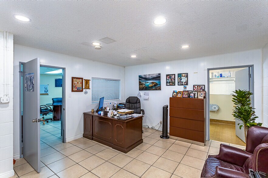 More Photos Of 12561-12563 Persing Dr, Whittier Showroom For Sale