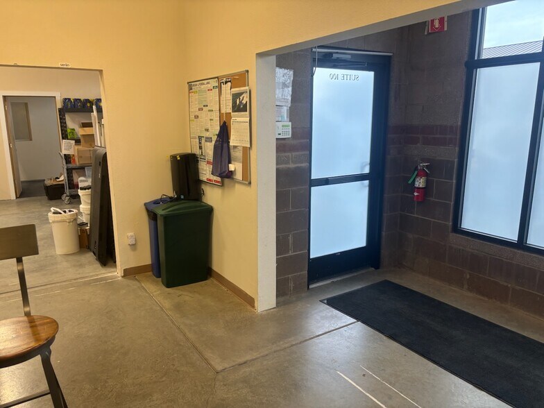 More Photos Of 63056 NE Lower Meadow Dr, Bend Light Distribution For Lease
