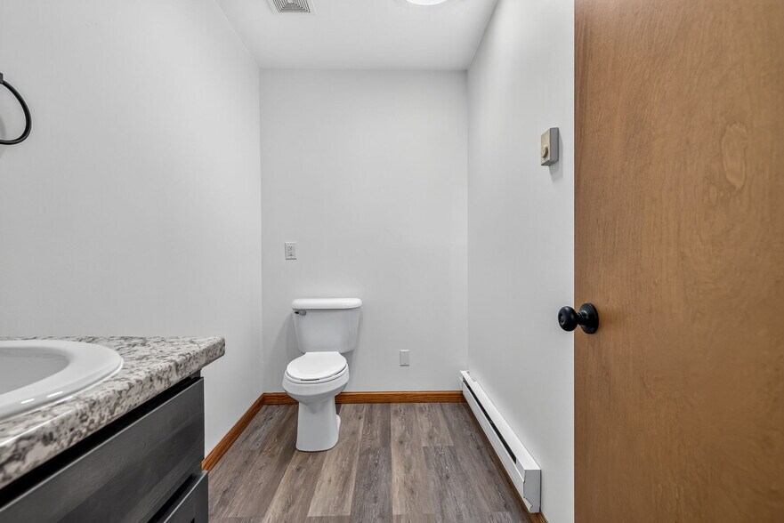 More Photos Of 535 Elm St, Hillsboro Office For Sale