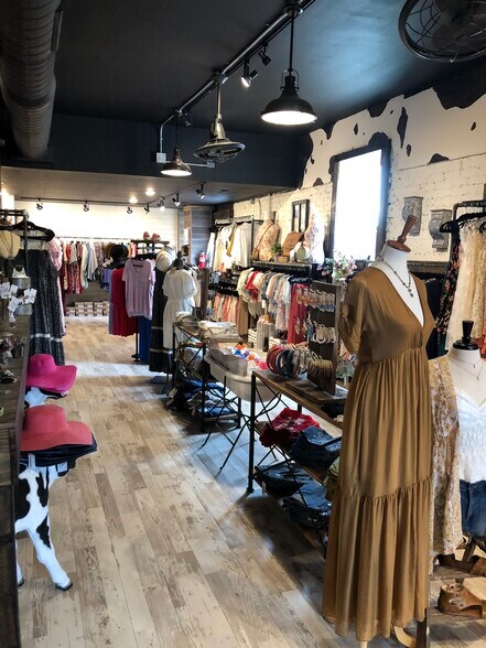 More Photos Of 103 N College Ave, Newton General Retail For Lease