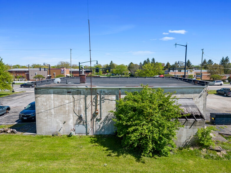 More Photos Of 3363 Broadway, Grove City Auto Repair For Sale