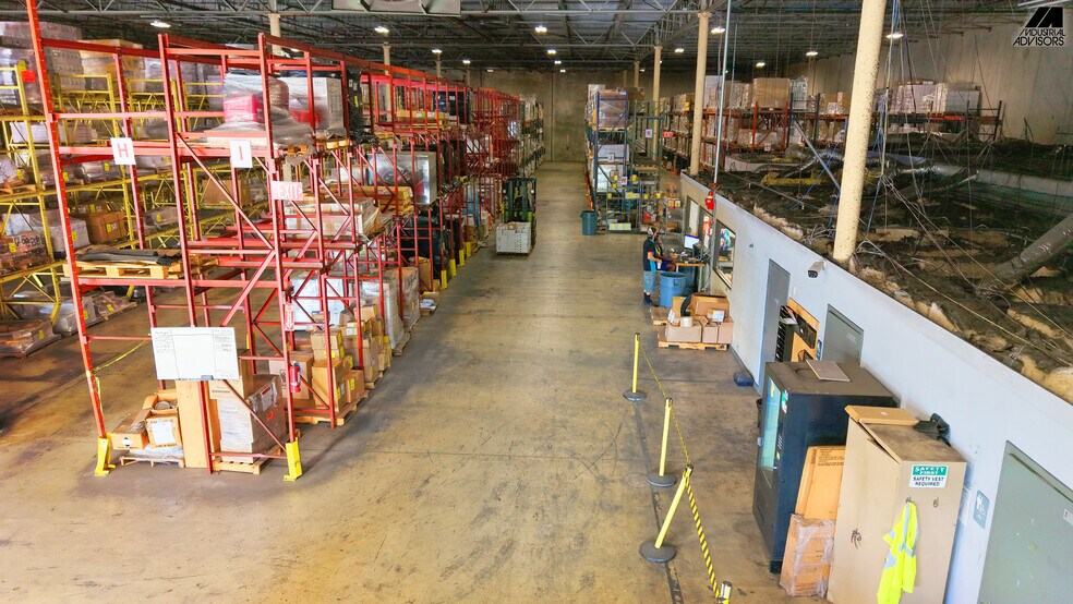More Photos Of 1361-1363 NW 155th Dr, Miami Warehouse For Lease