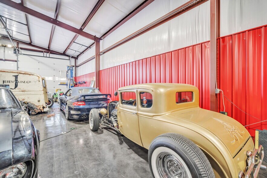 More Photos Of 4271 Calhoun Memorial Hwy, Easley Light Distribution For Sale