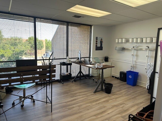 More Photos Of 8330-8350 Meadow Rd, Dallas Office For Sale