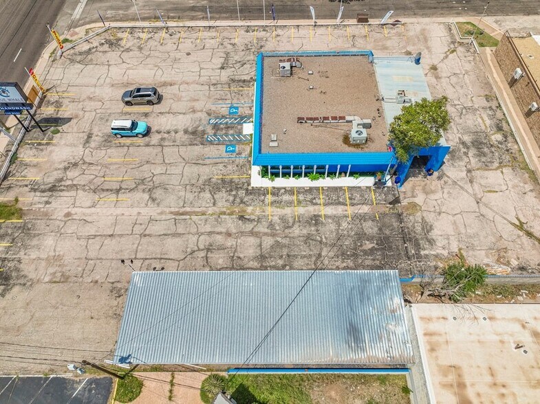 More Photos Of 2201 E 8th St, Odessa Office For Lease