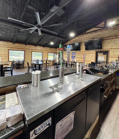 More Photos Of 500 SE Lincoln Rd, Idabel Hotel For Sale