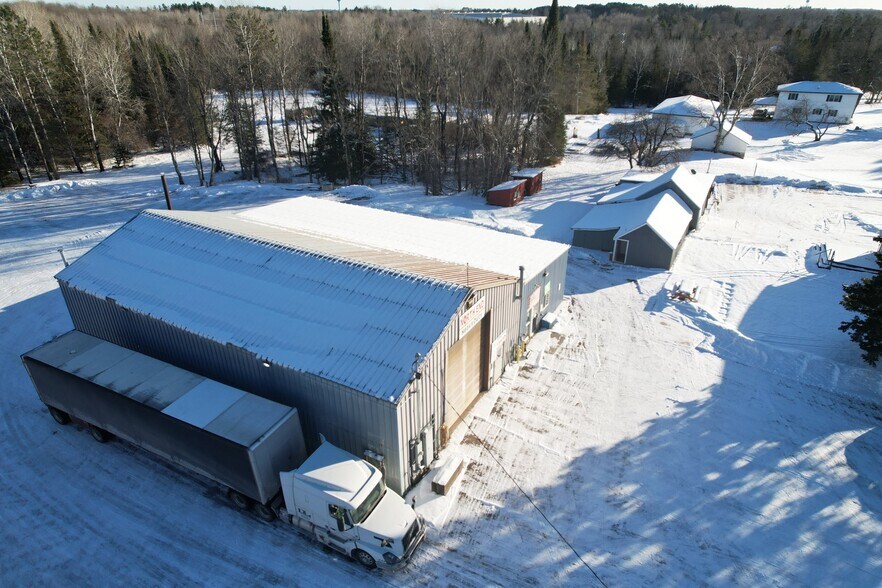 More Photos Of N16184 Old Hwy 13, Lake Service For Sale