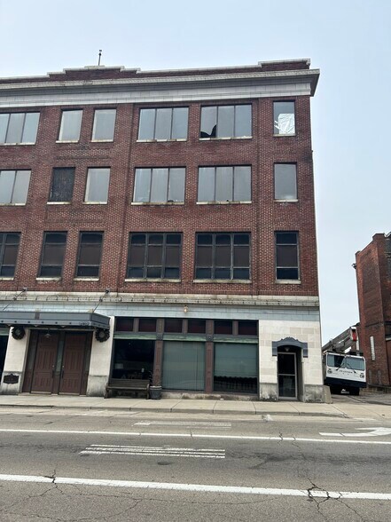 More Photos Of 126-132 E High St, Springfield Office For Sale