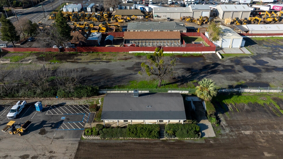 More Photos Of 3440-3480 W Capitol Ave, West Sacramento Truck Terminal For Lease