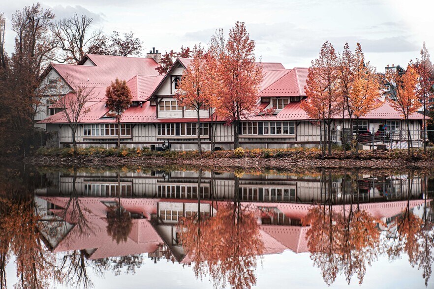 More Photos Of 101-500 Lakemont Park Blvd, Altoona Unknown For Lease