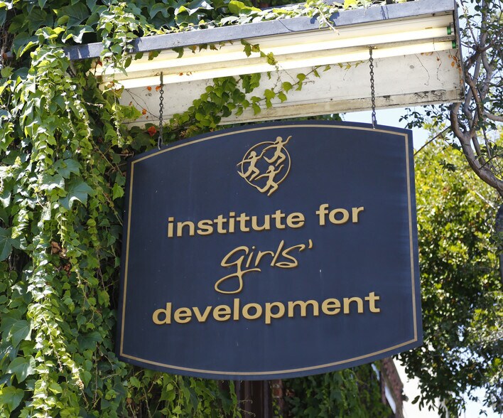 More Photos Of 95 N Marengo Ave, Pasadena Storefront Retail Office For Sale