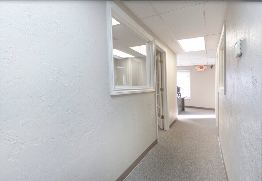 More Photos Of 1203 SE 9th Ter, Cape Coral Light Distribution For Lease