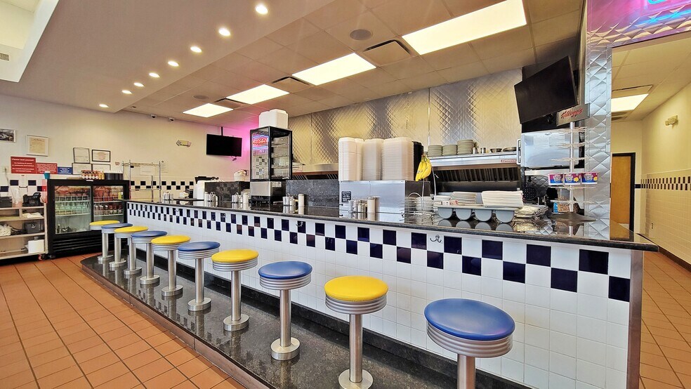 More Photos Of 5050 Langston Blvd, Arlington Restaurant For Sale