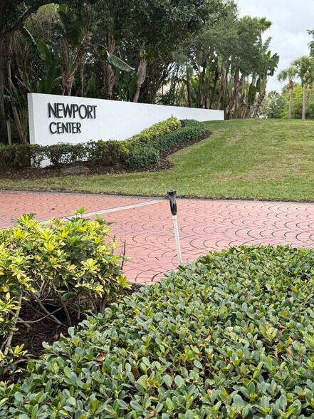 More Photos Of 1239 E Newport Center Dr, Deerfield Beach Office For Sale