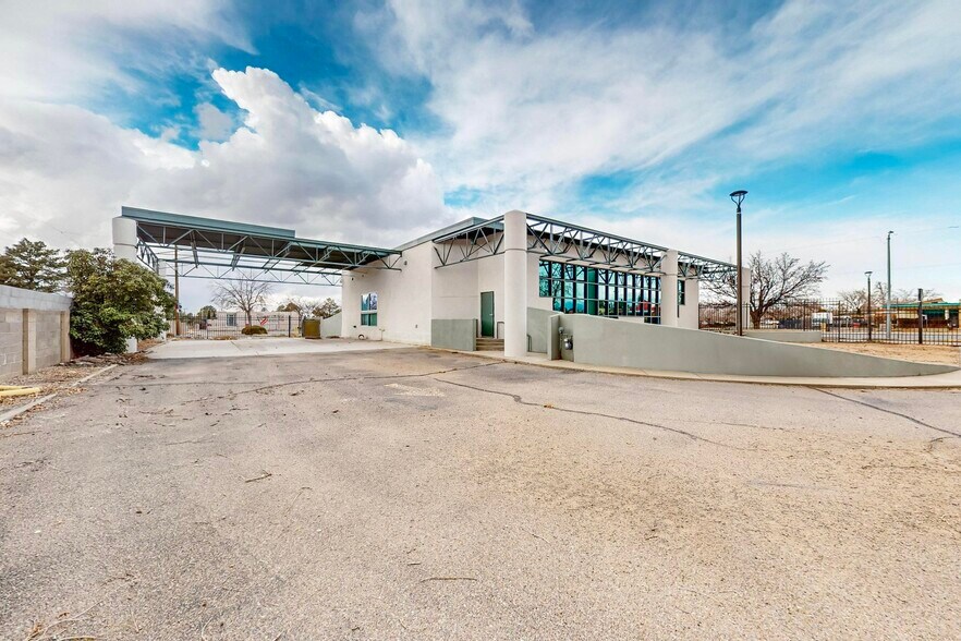More Photos Of 6410 Gibson Blvd SE, Albuquerque Bank For Sale