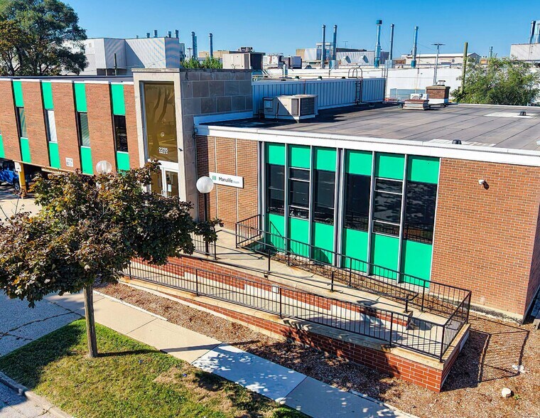 Primary Photo Of 2255 Cadillac St, Windsor Office For Sale