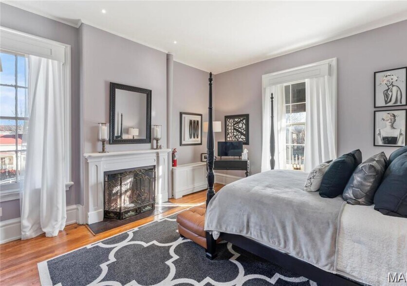 More Photos Of 876 W State St, Jacksonville Hospitality For Sale