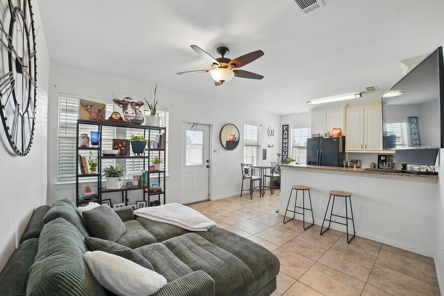 More Photos Of , Lavon Unknown For Sale