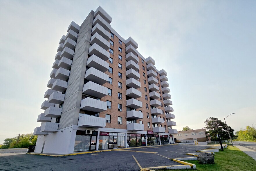 More Photos Of 2019 Bank St, Ottawa Apartments For Sale