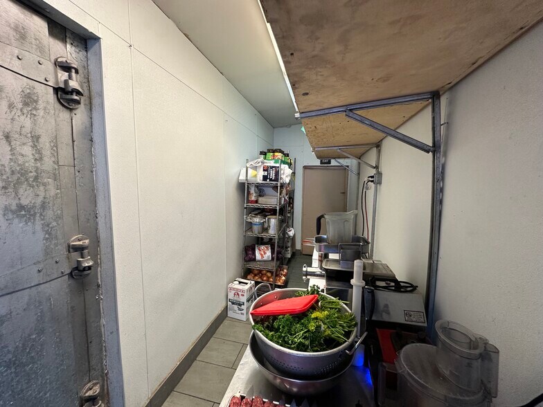 More Photos Of 1399 W Littleton Blvd, Littleton Restaurant For Sale