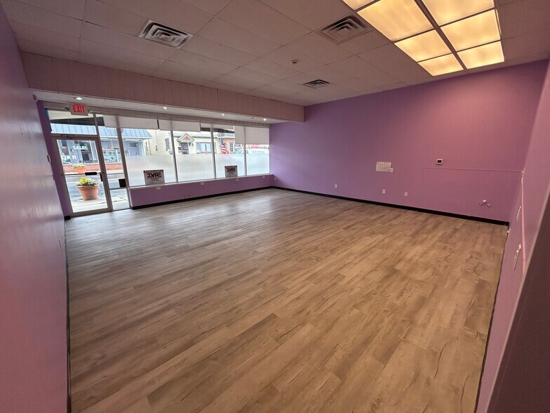 More Photos Of 29-33 E Main St, Palmyra General Retail For Lease