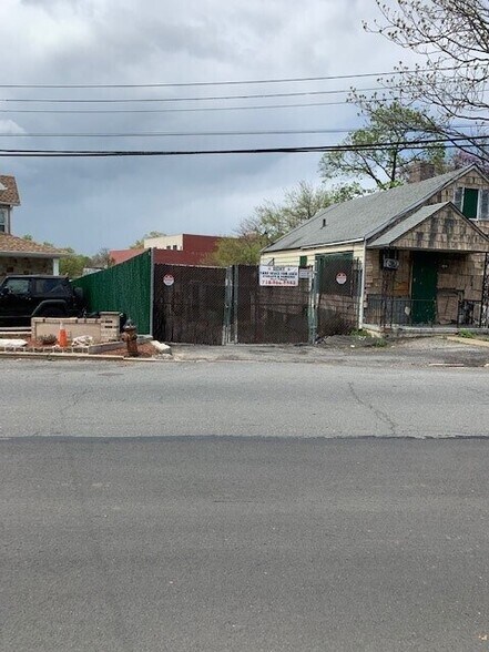 More Photos Of 4439 Arthur Kill Rd, Staten Island Warehouse For Sale