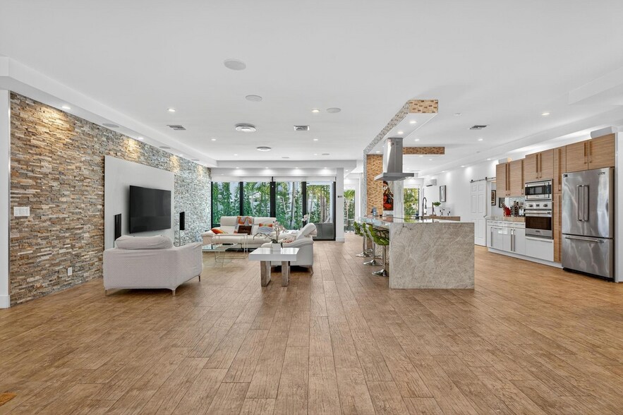 More Photos Of 2460 NE 36th St, Fort Lauderdale Specialty For Sale