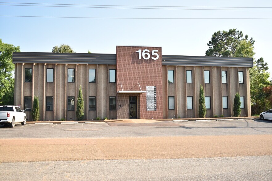 More Photos Of 165 W South St, Hernando Office Residential For Lease